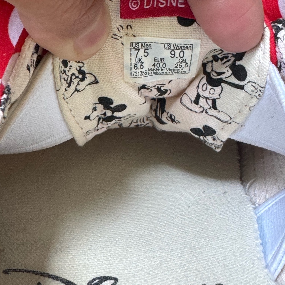Vans Disney Minnie Mouse Polka Dots Bow Women’s Slip-On Shoes - Picture 10 of 11